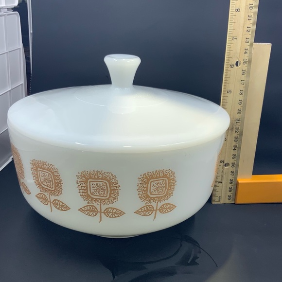 Vtg Milk Glass Federal Covered Bowl 1.5 Quart Connoisseur Sunflower with Lid - Picture 5 of 5